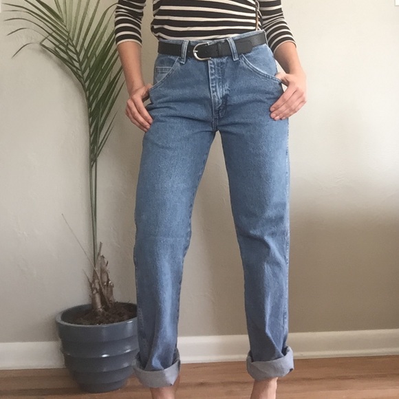 ⛔️SOLD⛔️Vintage High waisted Wrangle jeans. - Picture 4 of 4